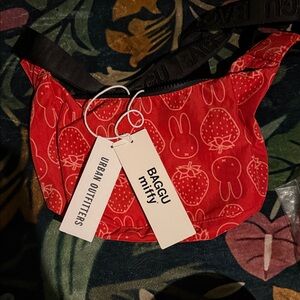 BAGGU Miffy Strawberry small crescent